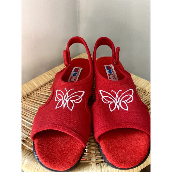 American Sweetheart Cherry Red Canvas Womens Sandals  Sz 8 - Picture 2 of 9